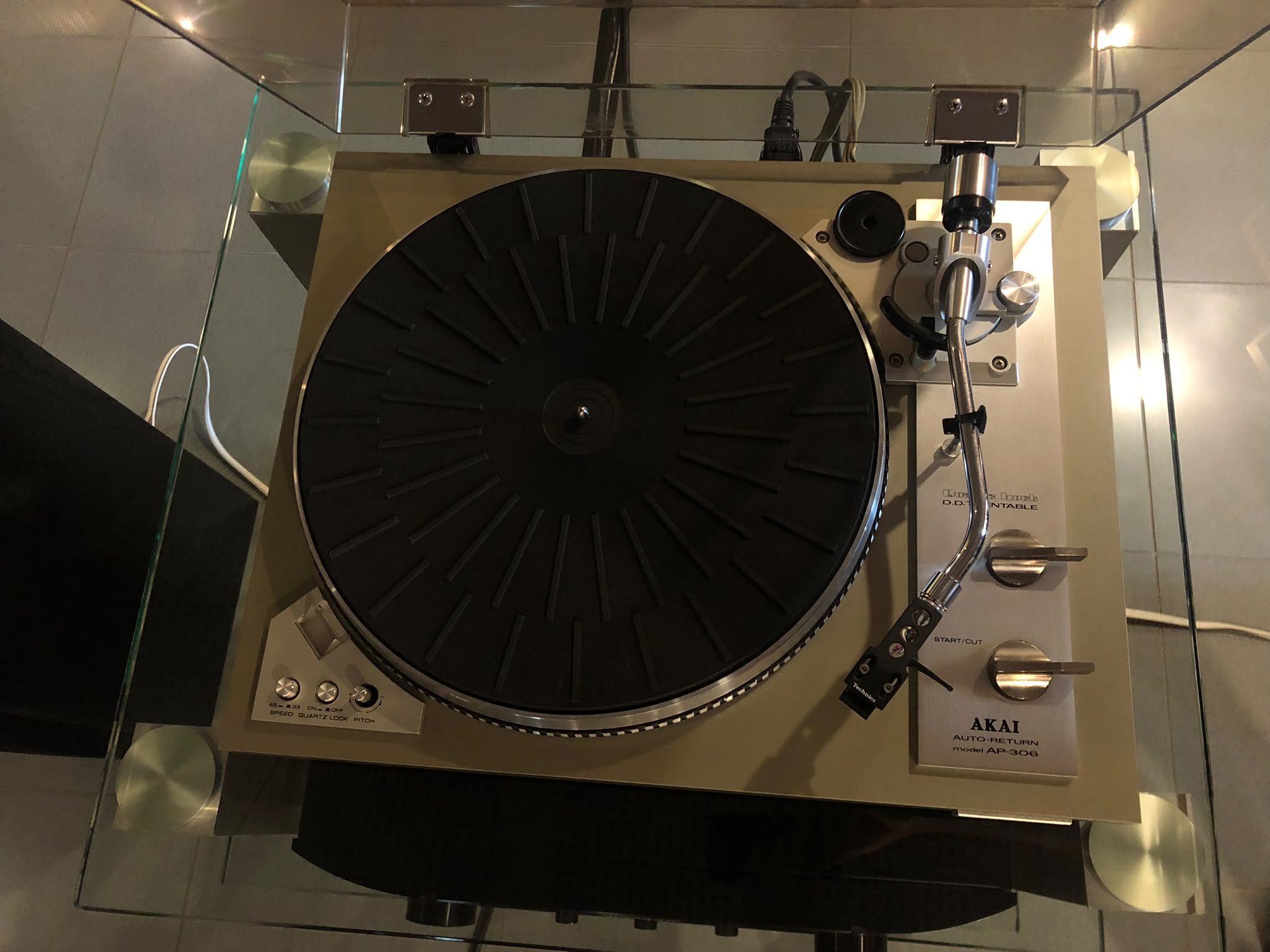 AKAI 1