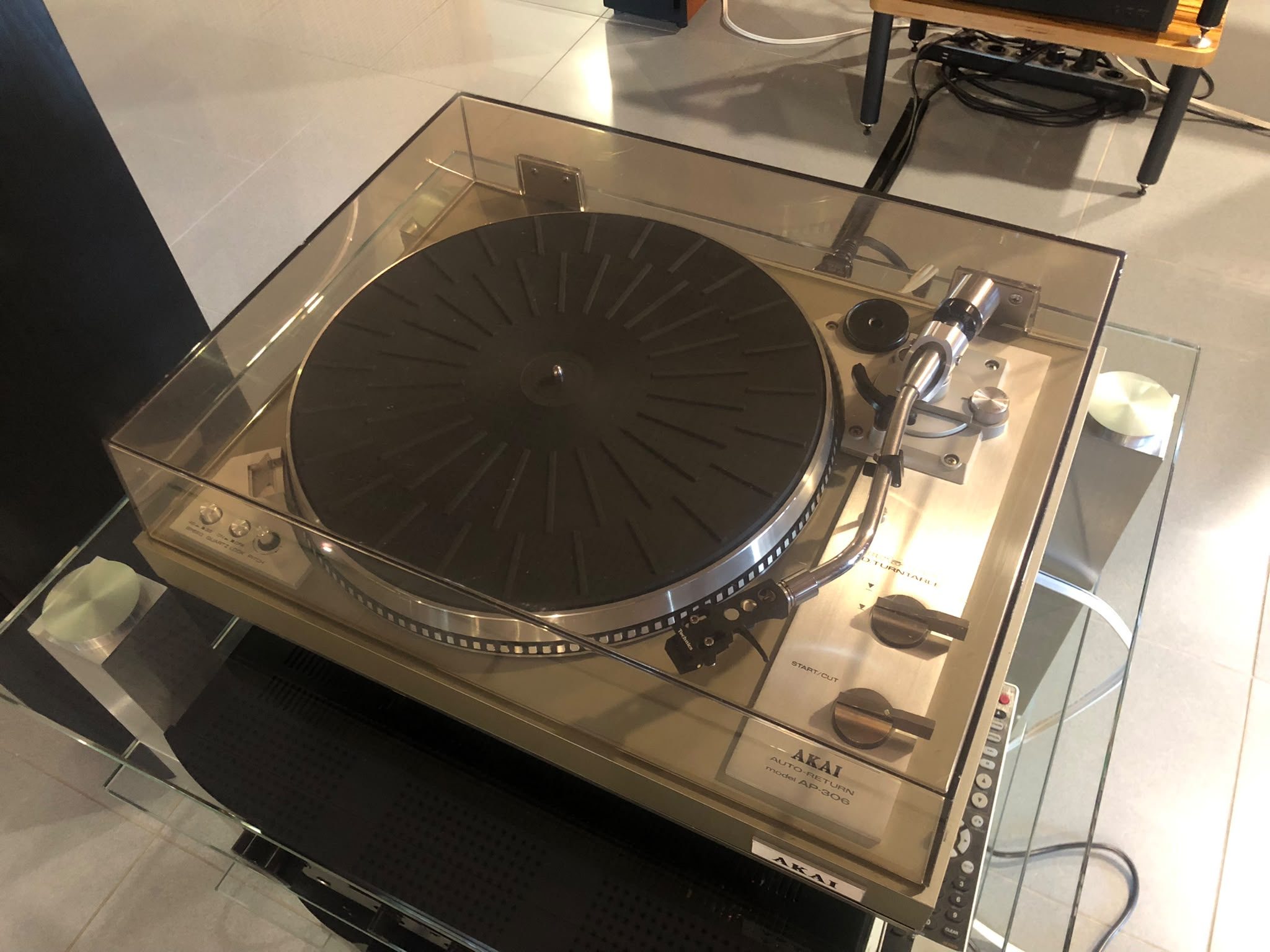 AKAI 2