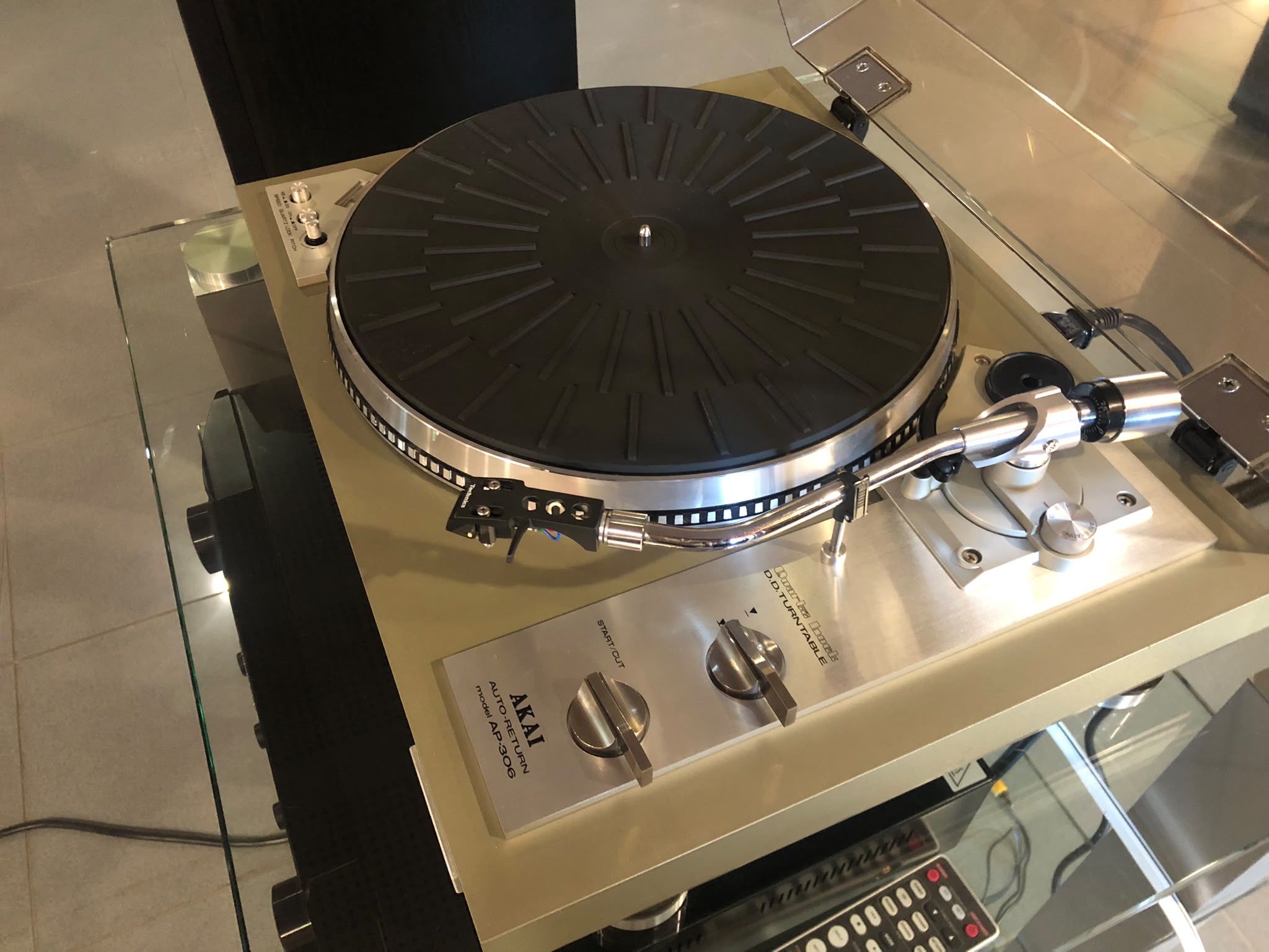 AKAI 3