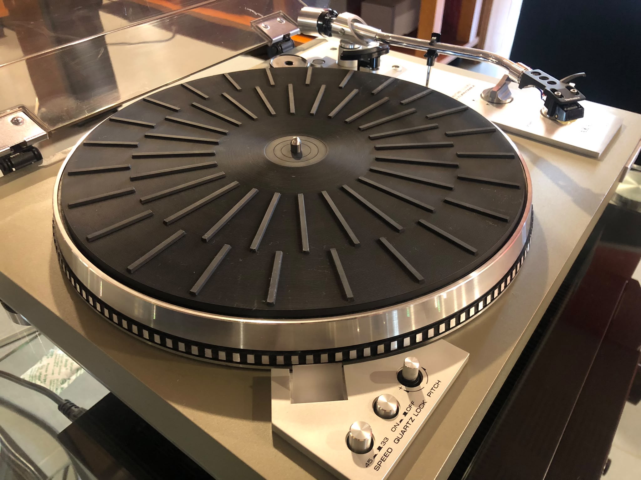 AKAI 4